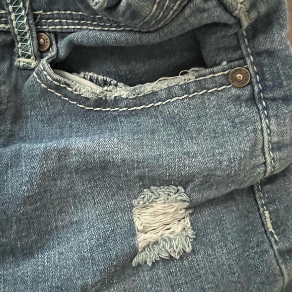 Tommy Bahama denim shorts. Girl size 7-8 - Picture 6 of 6